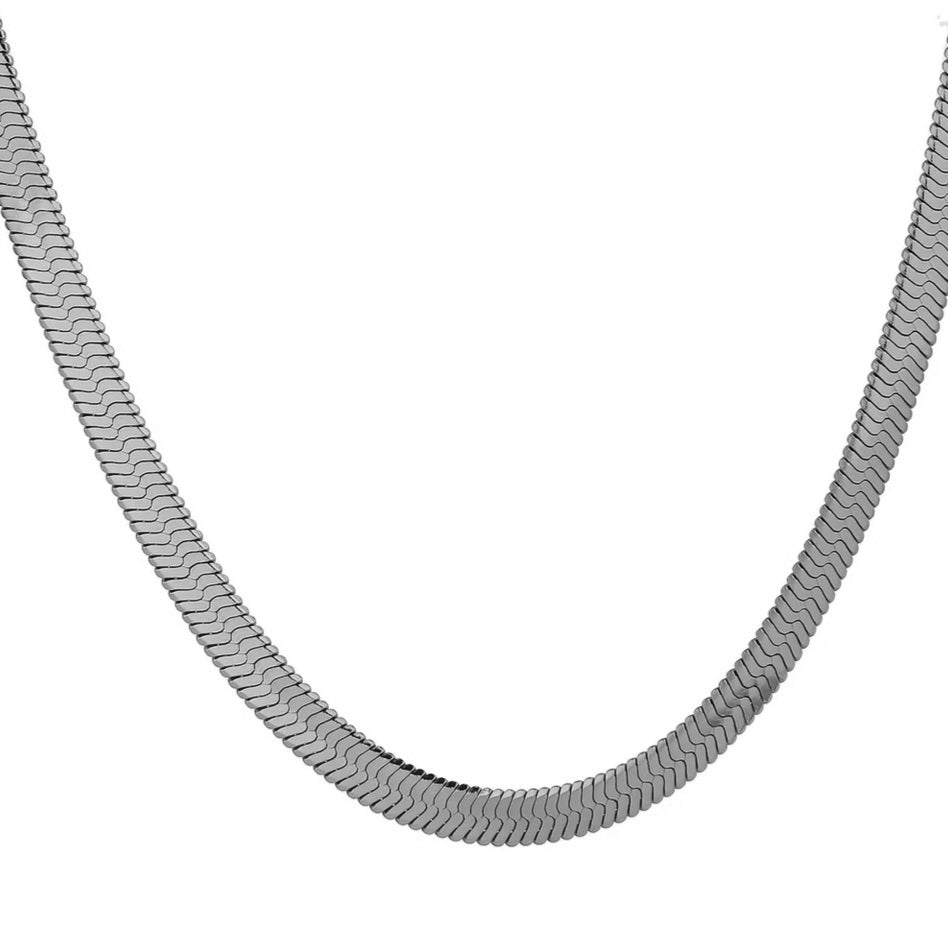 SILVER FLAT NECKLACE