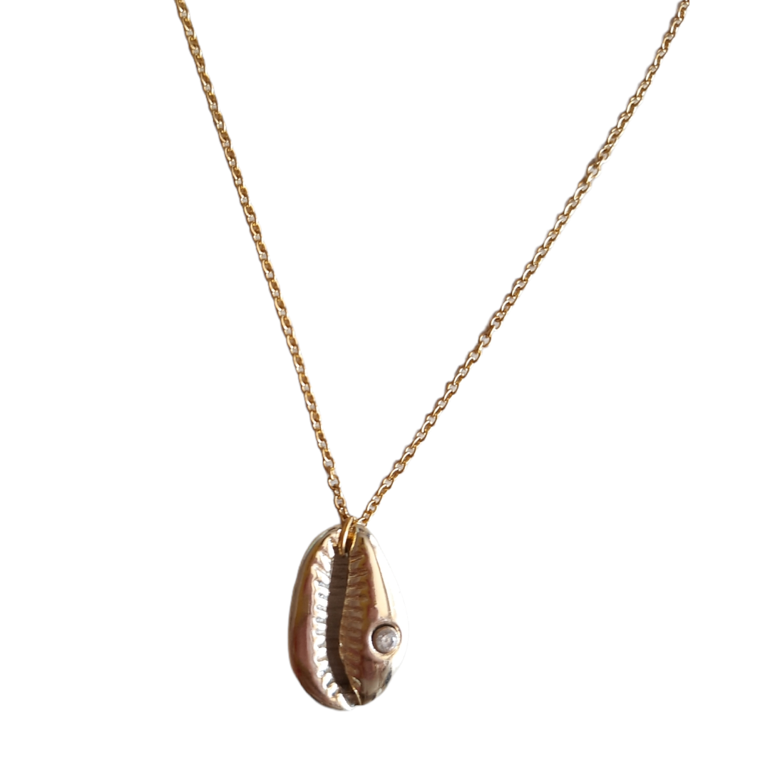 GOLD SHELL NECKLACE
